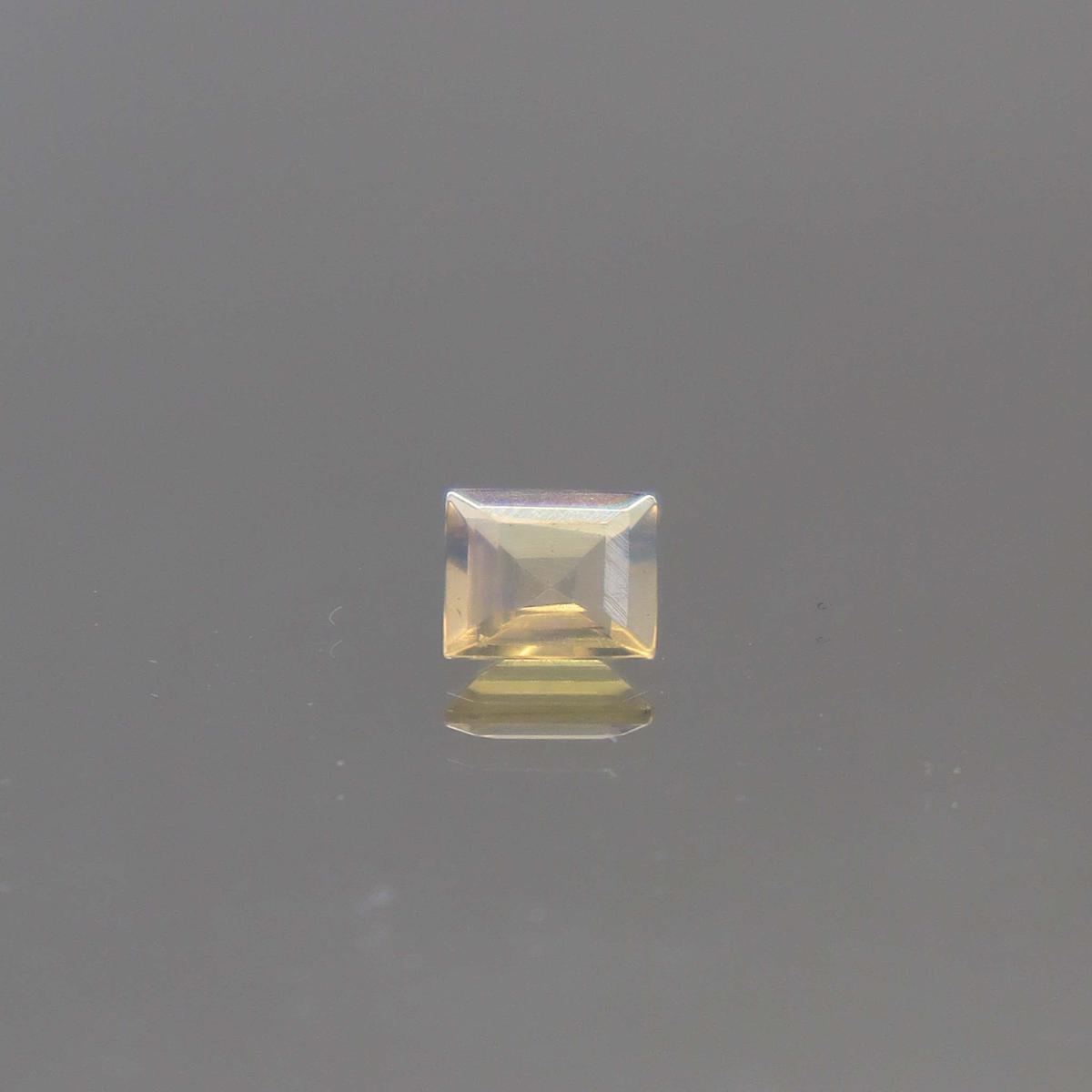 0.35ct Opal Round DXBCS2289